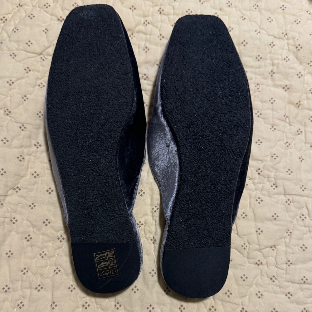 M. Gemi Velvet Mules in Silver - Picture 3 of 4